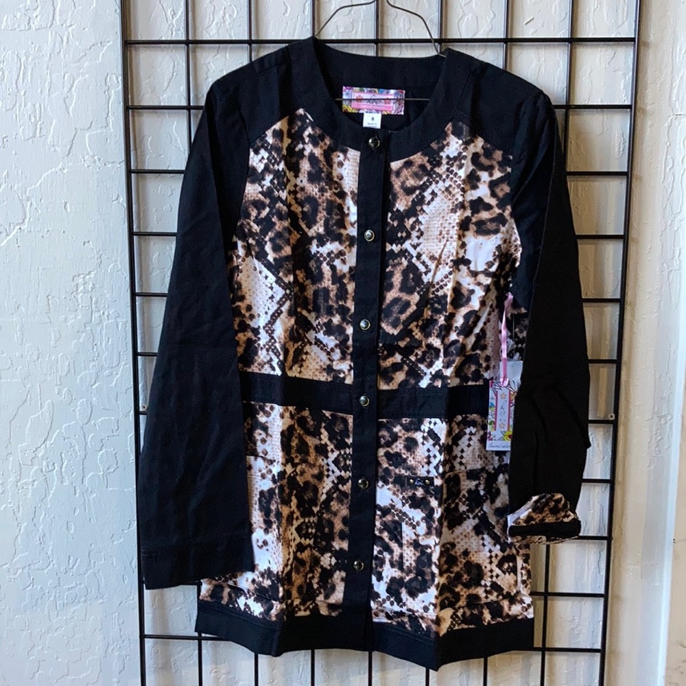 Koi scrub jacket - leopard python